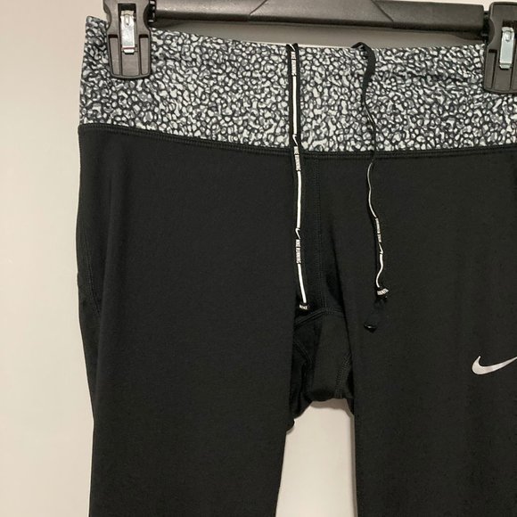 Nike Black and White Patterned Dri Fit Drawstring Capri Legging - Picture 3 of 8